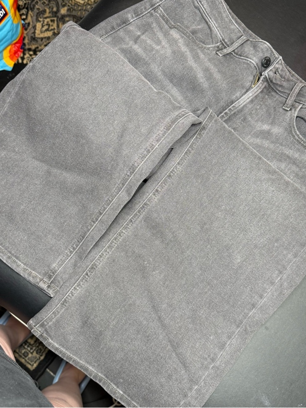 Old Navy Men's Slim Straight Gray Stretch Jeans - Picture 4 of 7